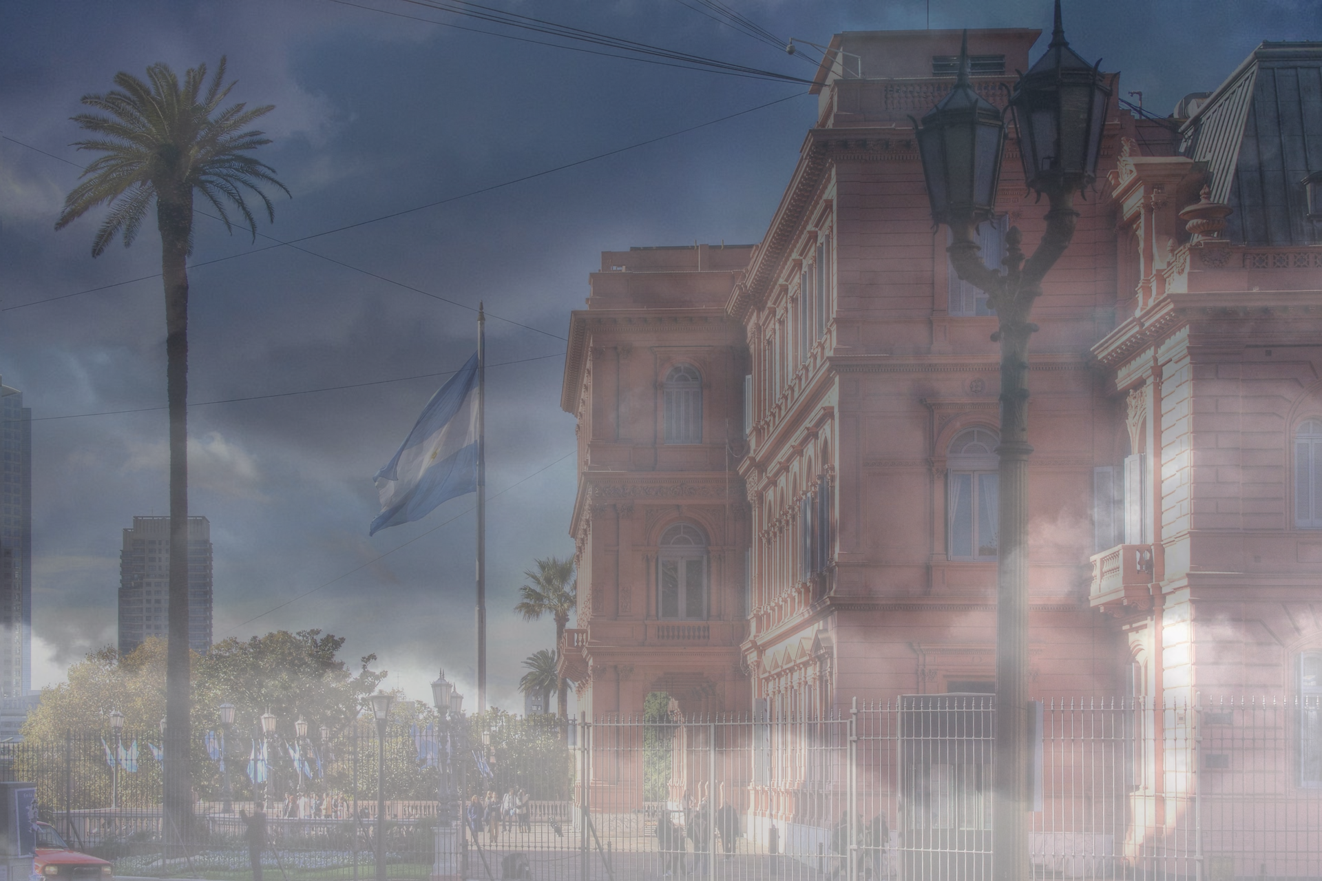 la Casa Rosada envuelta en nubarrones