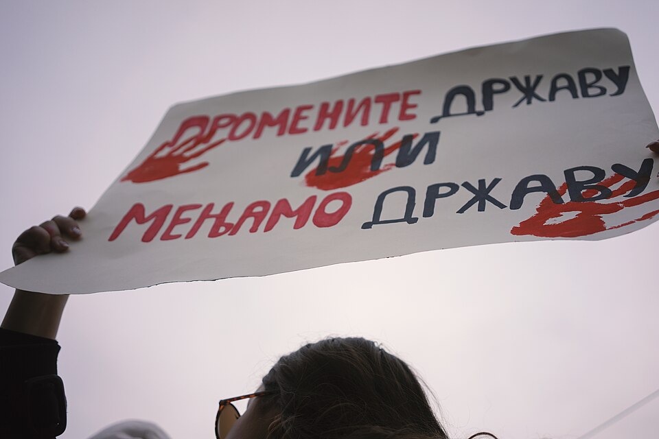 Protestas del movimiento serbio de estudiantes, ciudad de Čačak